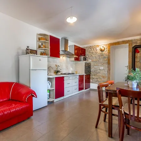 Boutique With Pool In *