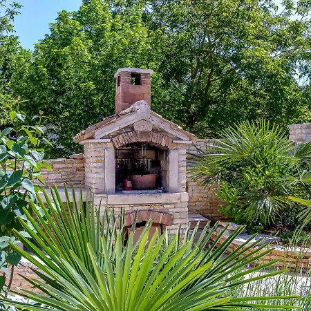 Villa Boutique With Pool In