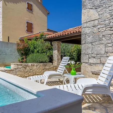 Boutique With Pool In