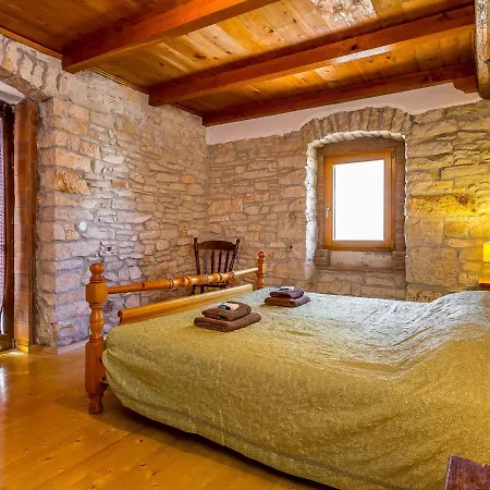 Boutique With Pool In Villa *
